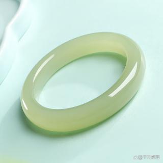 和田玉手镯怎么选好!推荐四款和田玉手镯!