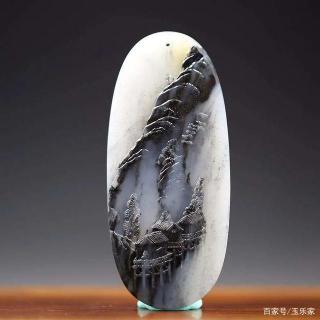 青花和烟青● 和田玉中还有两种颜色极易混淆的料子,青花和烟��