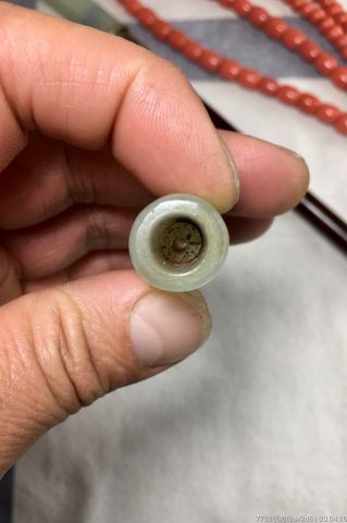 清代和田玉籽料烟嘴