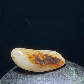 新疆和田玉籽料原石白玉聚黑皮