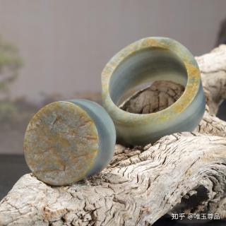 收藏级宝贝新疆和田玉籽料青花手镯套装 - 知乎