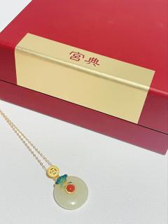 清透的和田玉项链也太嫩了